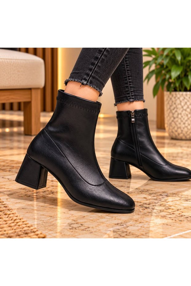 Women's Casual Outfit: Everyday Heeled Boots 170
