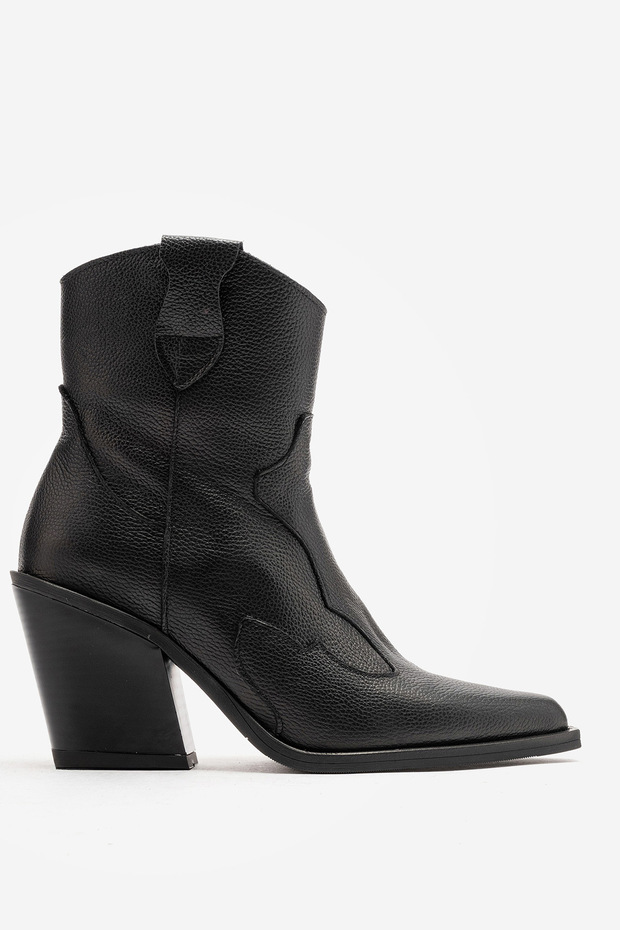 Women's pointed-toe western-style heeled boots, genuine leather, sedona black.