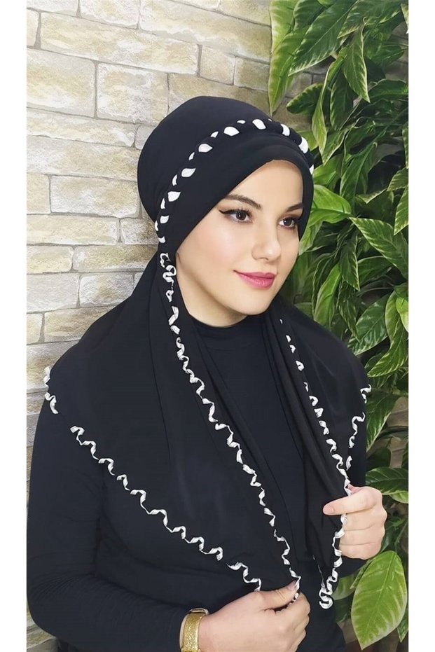 شال جاهز مزين بالكشكشة - أسود