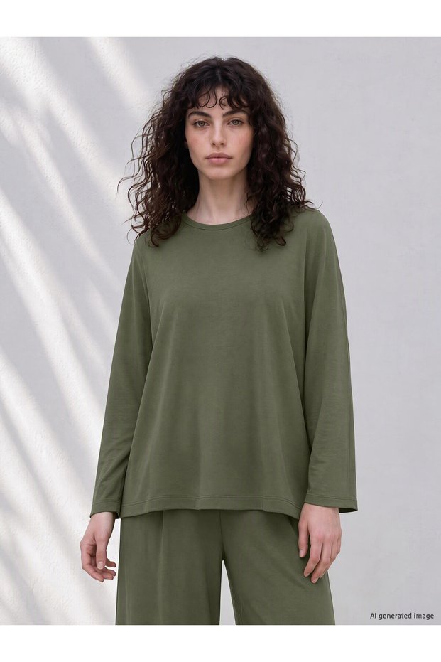 LCW Petite Jersey Khaki Solid Loose & Oversized Long-Sleeve Women's T-Shirt, Featuring the ALITA CITY Touch
