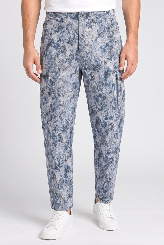 Men Loose Fit Allover Print Cargo Jeans, Multicolor