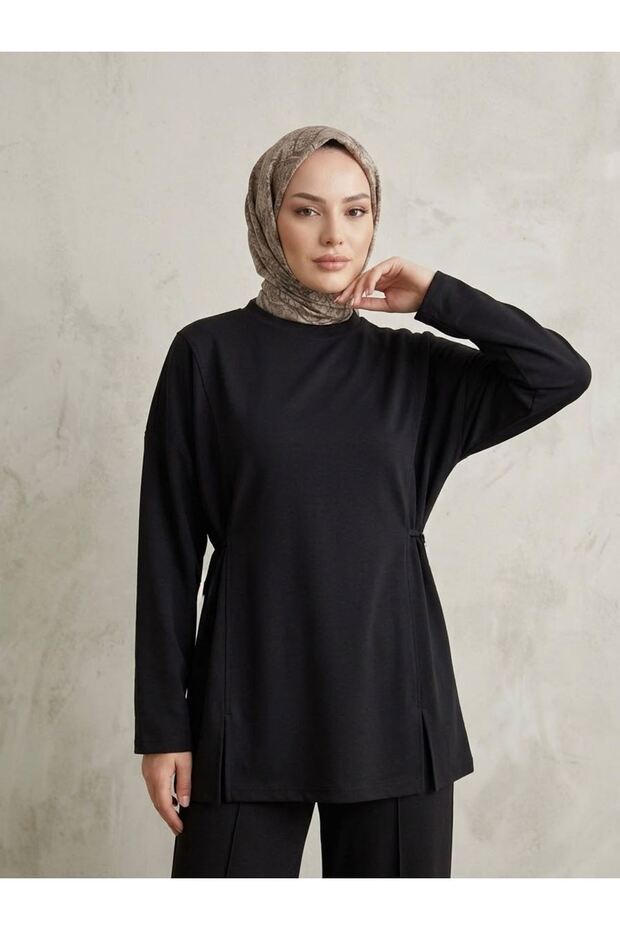 Suit with Front-Slit Piped Pants—Black