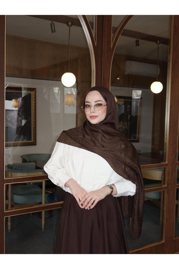 Ivy-Patterned Jacquard Shawl
