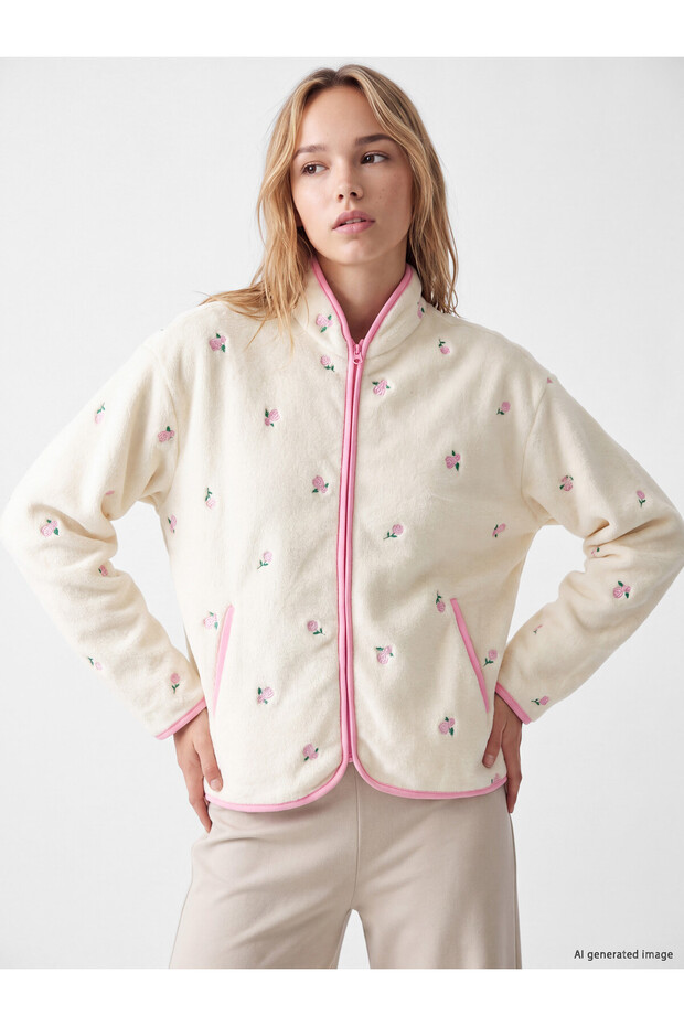 LCW DREAM Ecru Plush Embroidered Long-Sleeve Women's Pajama Top, Featuring the ALITA CITY Touch