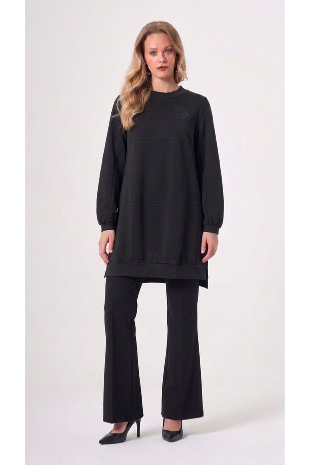 Women's Crew-Neck Knit Tunic - Black