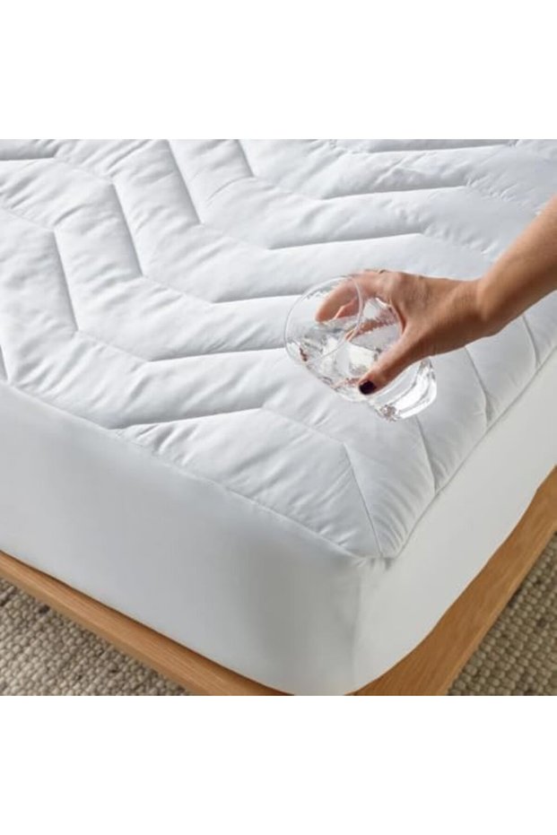 Premium Waterproof Mattress Protector, White, Quilted Design, Full Coverage Protection, Liquid-Proof