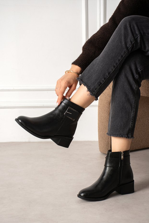 TNC 002 Wrinkled Leather Zip-Up Boots with Zip Detail