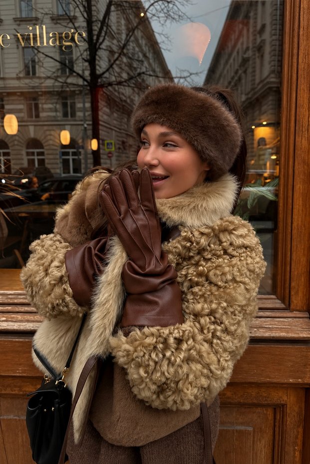 Plush Women's Winter Headband: Soft-Textured, Stretchy, and Heat-Retaining Ear Band