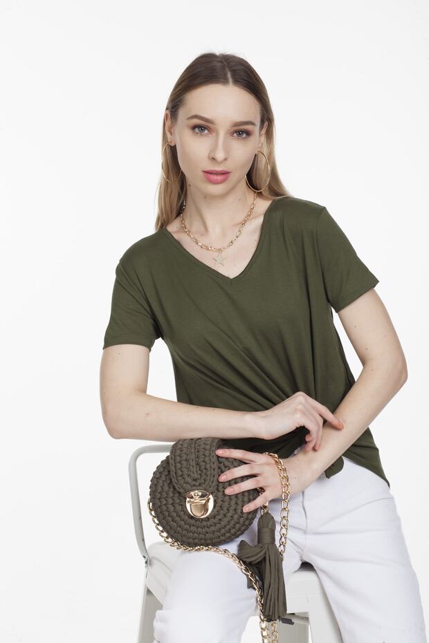 بلوزة أساسية غير متماثلة برقبة على شكل حرف V - 2