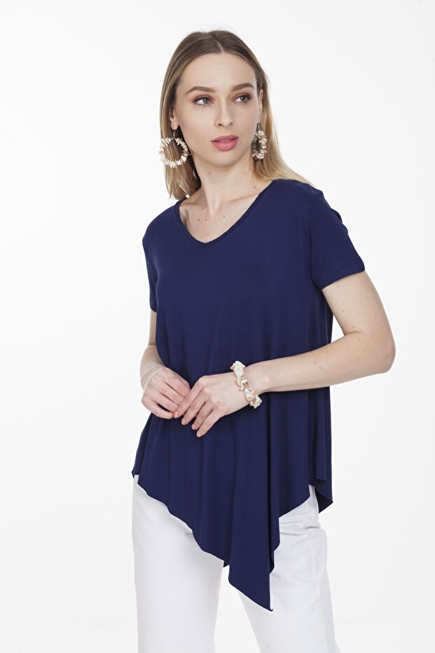 بلوزة أساسية غير متماثلة برقبة على شكل حرف V - 3