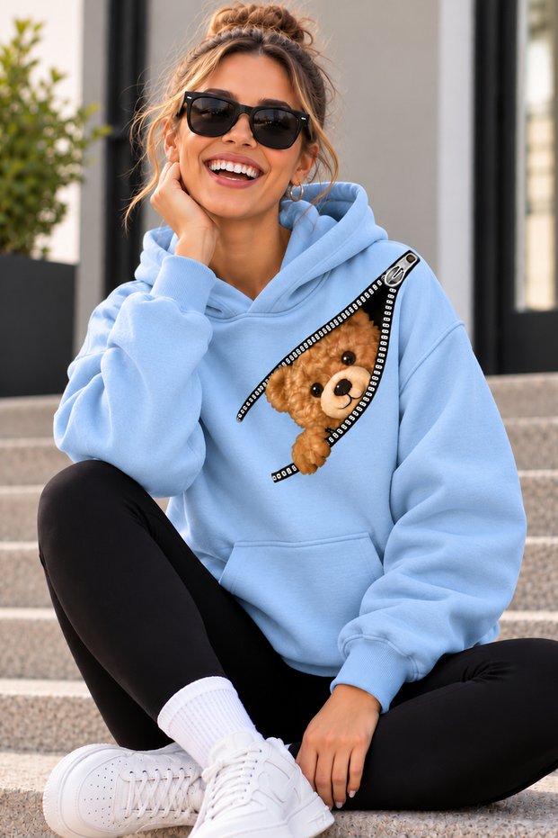Unisex Oversized Hoodie with a Cute Teddy Bear Print Visible Through the Zipper – Relaxed Casual Sweatshirt