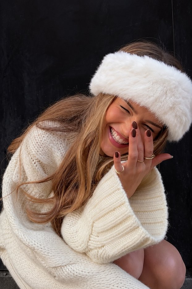 Plush Women's Winter Headband: Soft-Textured, Stretchy, and Heat-Retaining Ear Band