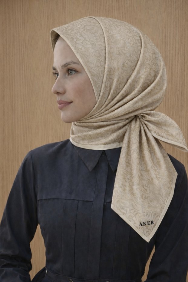 Silk Jacquard Sura Scarf 7208407 - 431 Cream Floral Print