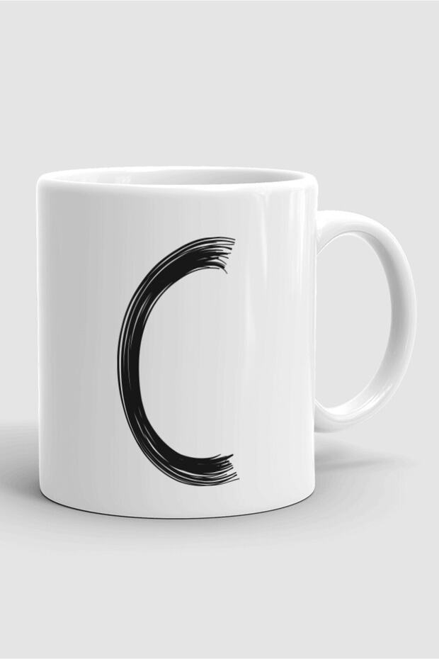 كوب بورسلين أبيض مع حرف C