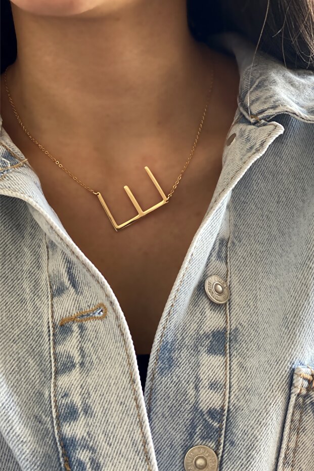 Gold Steel Chain Thick Plate Letter Pendant Letter E