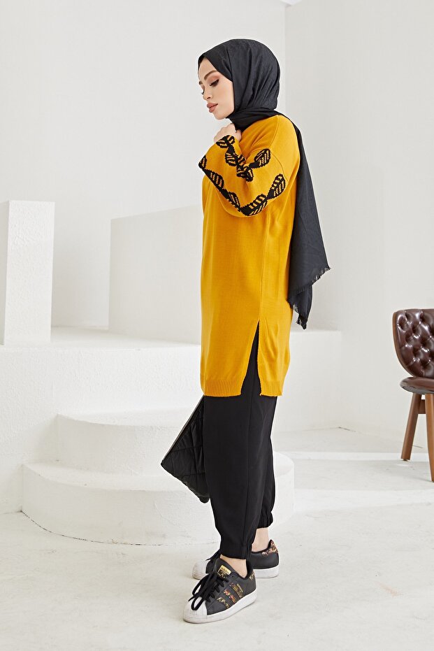 Kol Işlemeli Triko Kazak - 5