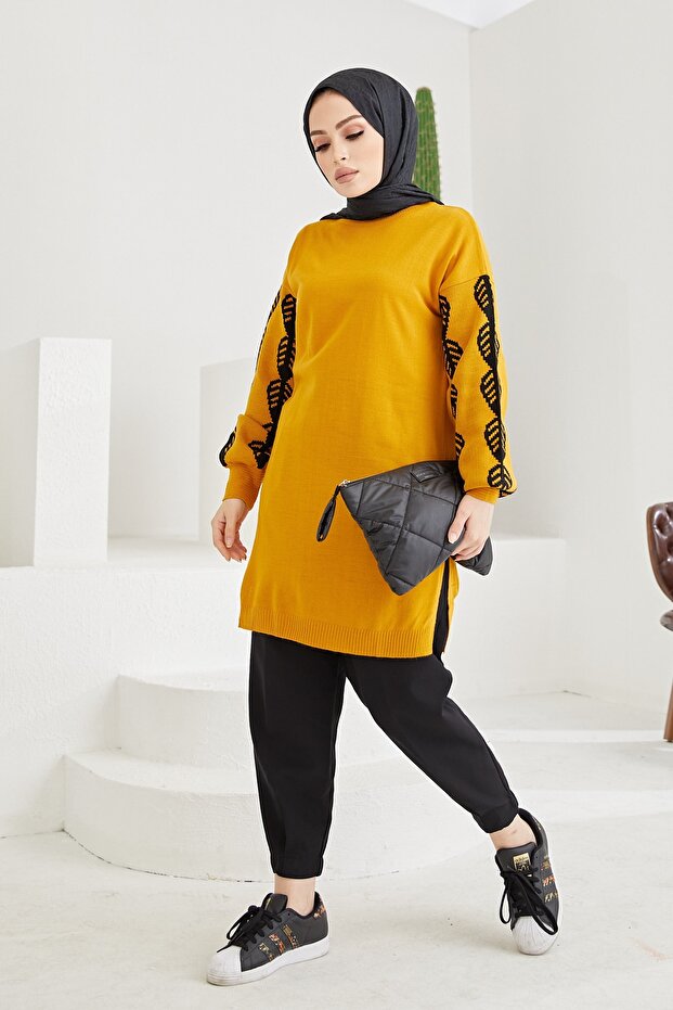 Kol Işlemeli Triko Kazak - 3