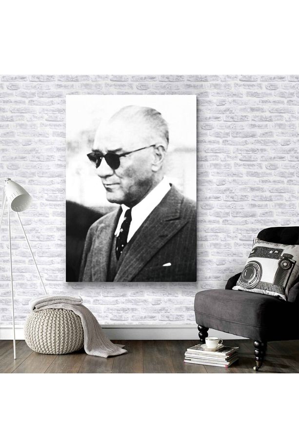 Gözlüklü Mustafa Kemal Atatürk Resmi Kanvas Tablo - 1
