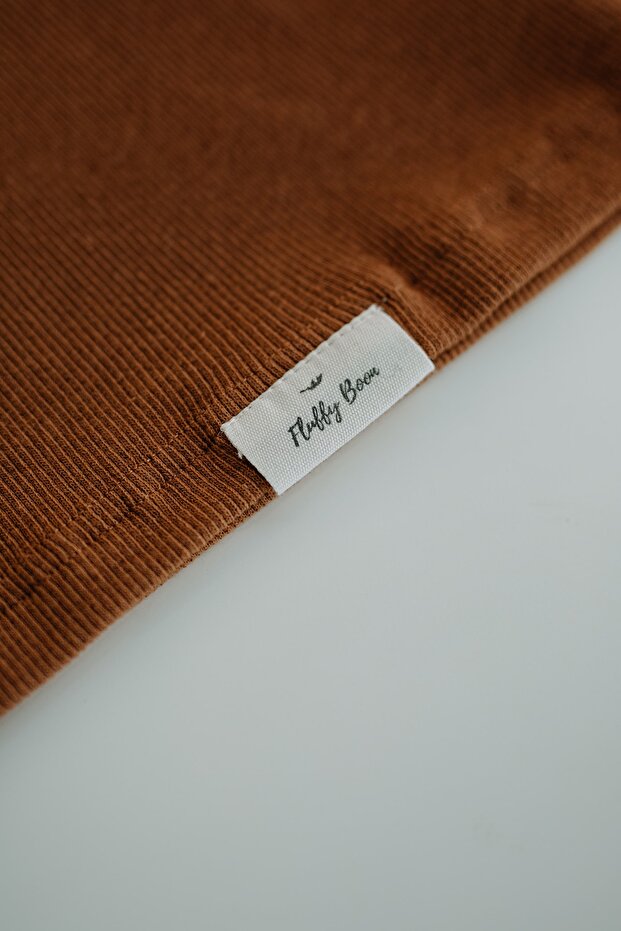 طوق رقبة مضلع باللون البني - 3