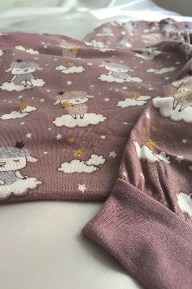 Kuzu Desenli Gülkurusu Pijama Takımı - 3
