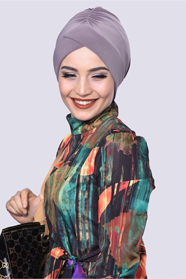 قبعة حمام السباحة مينك مناسبة للاستخدام في البحر وحمام السباحة