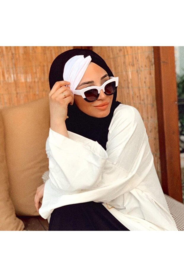 شال قطني ممشط بعقدة باللونين الأبيض والأسود - 1