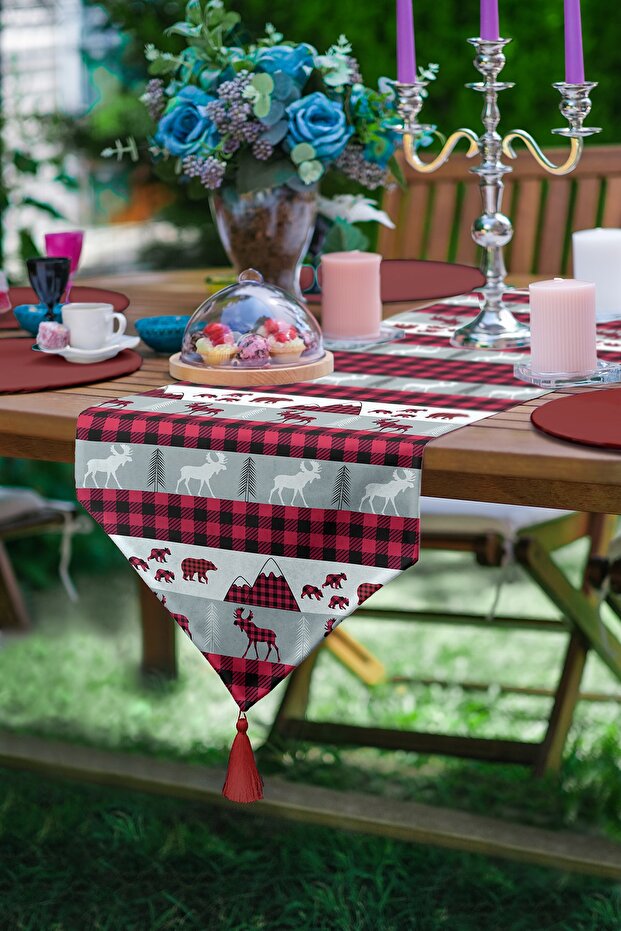 Plaid Patterned Deer Patterned Digital Printed Special Design Tufted Chenille Triangle Runner on White Background - 1