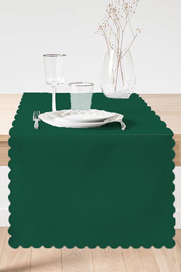 عداء بتصميم بلون أخضر داكن - 2