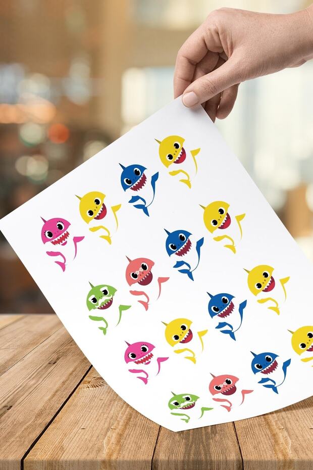 16 Adet 6 X 9 Cm Büyük Boy Baby Shark Ailesi Kuşe Kendinden Yapışkanlı Çıkartma Sticker Etiket - 1