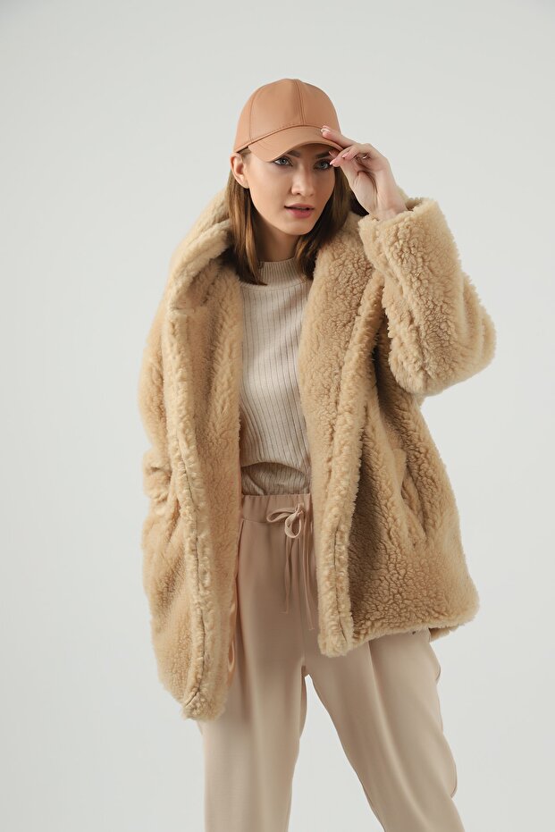 Pluș scurt cu glugă Camel - 2