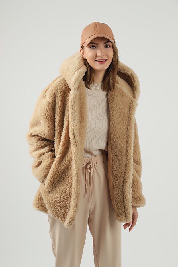 Pluș scurt cu glugă Camel - 3