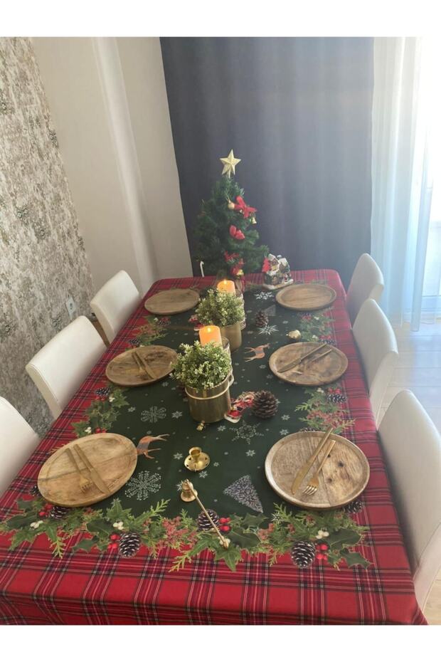 Kırmızı Ekoseli Yılbaşı Masa Örtüsü - 1
