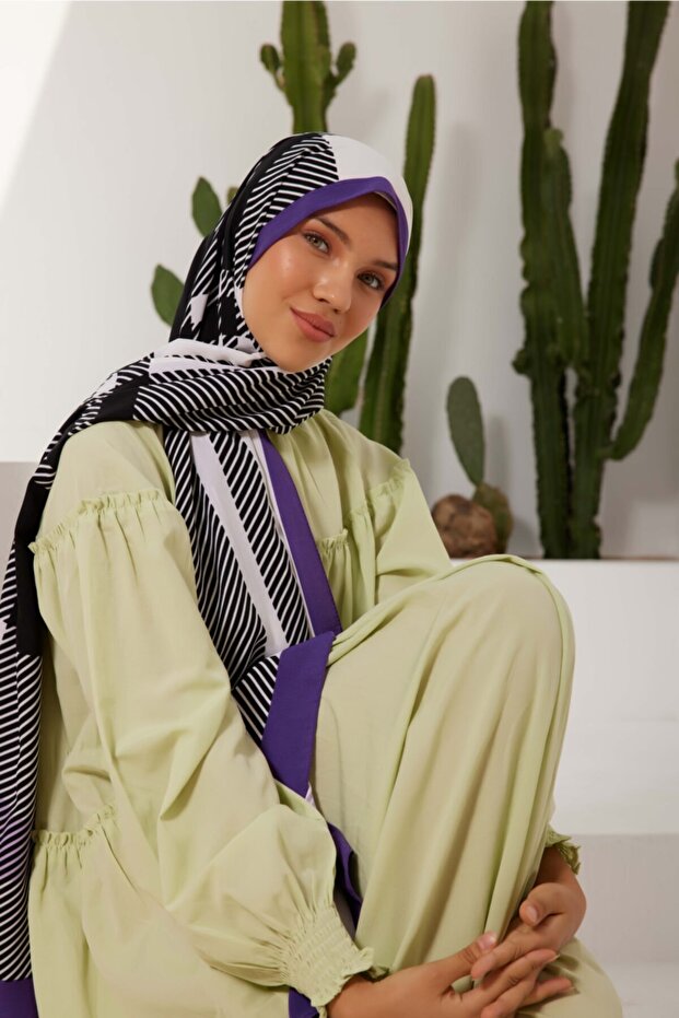 Women's Hijab Medina Silk Shawl Plaid Pattern Purple Scarf Shawl with Strap