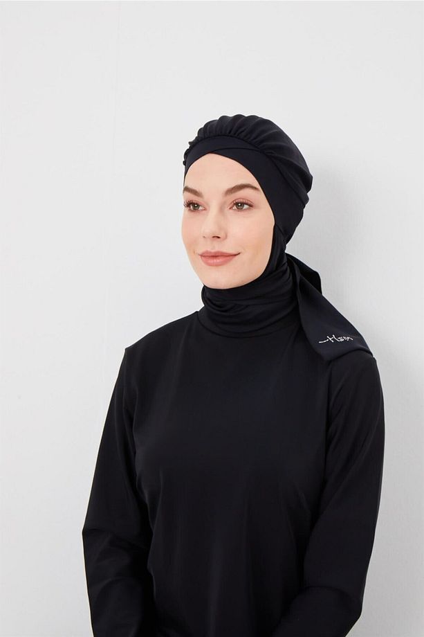 Siyah Taş Işlemeli Çapraz Tesettür Bone - 3