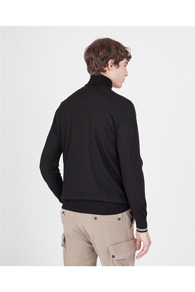 Men's Wo0ollen Turtleneck - 2