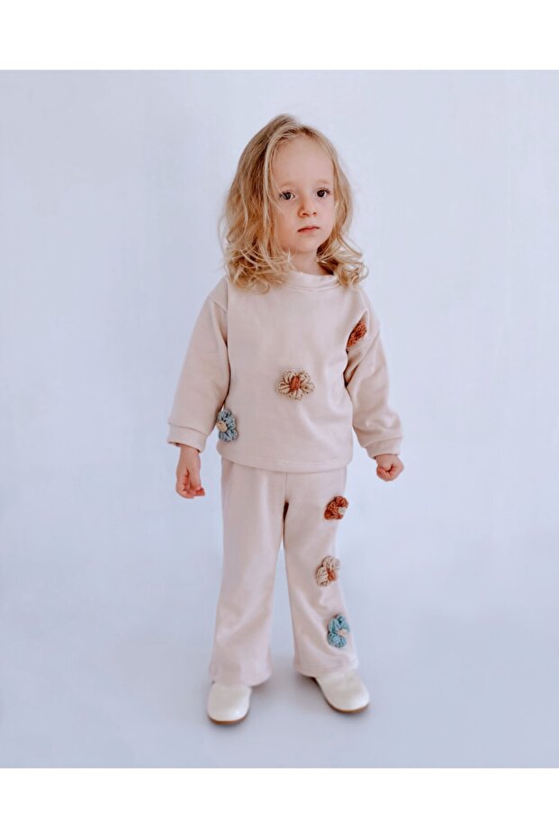 Girl's top-bottom beige suit