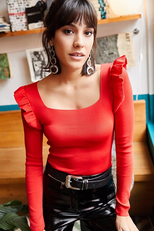 Women's Red Square Collar Frilly Crop Knitwear Blouse BLZ-19001112