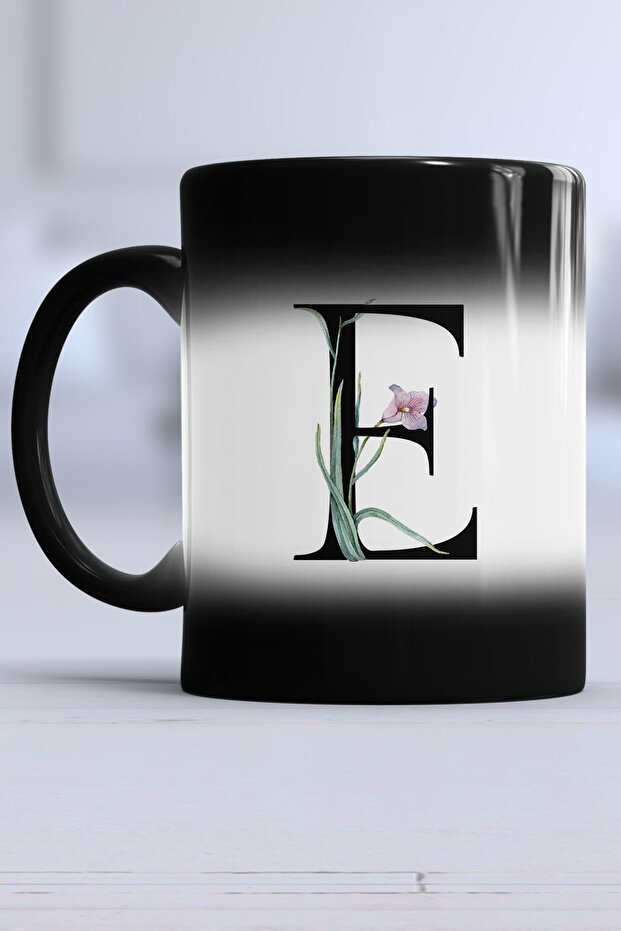 كوب سحري على شكل حرف E مزين بالزهور - 1
