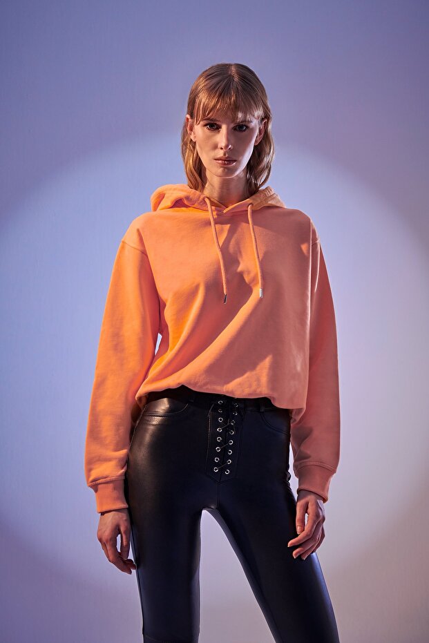 Turuncu Kapüşonlu Sweatshirt - 1