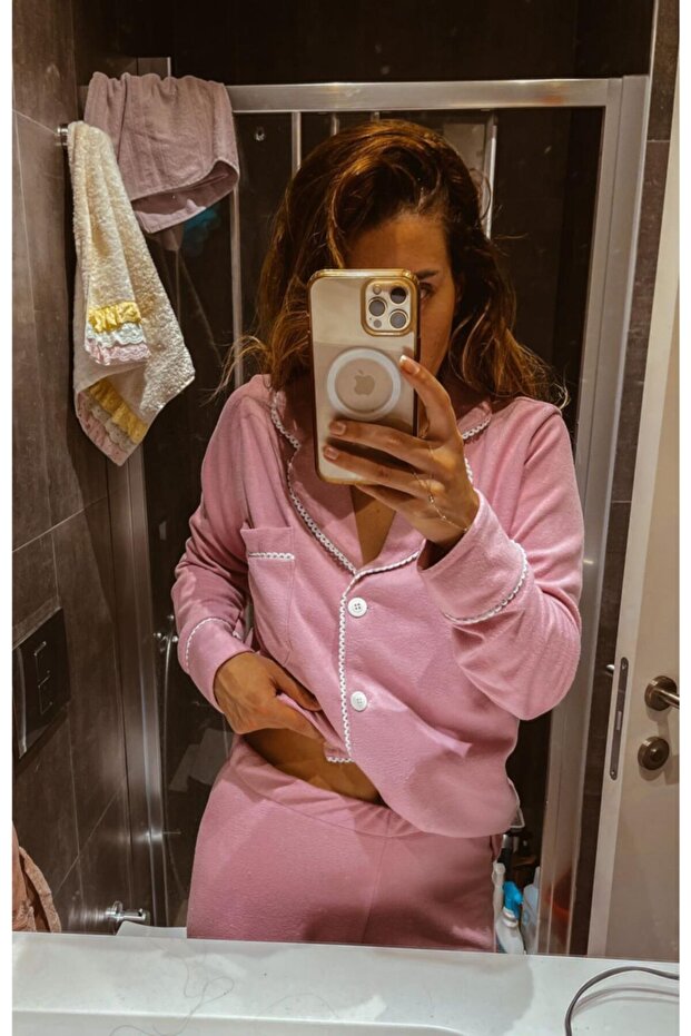 طقم بيجامة مزخرف بالدانتيل - 3