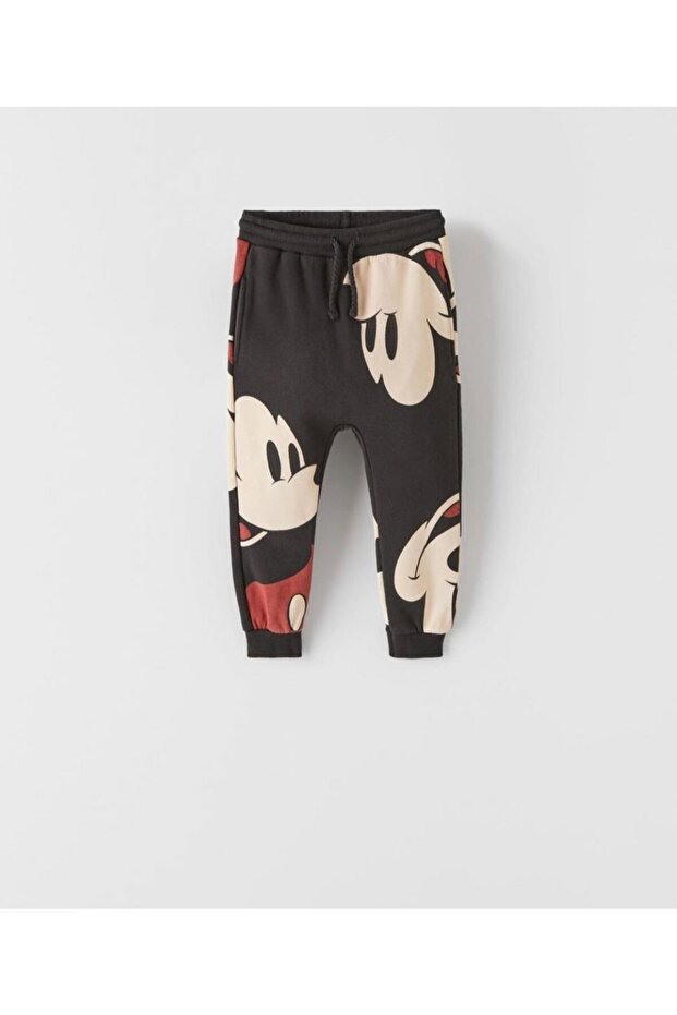 أسفل مع شخصية - 1