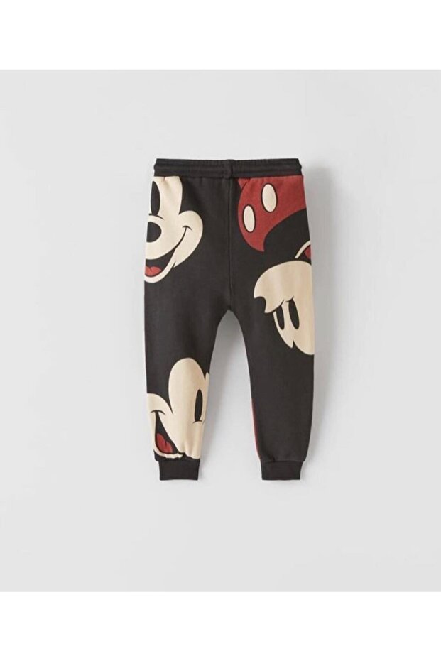 أسفل مع شخصية - 2