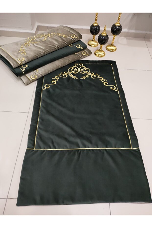 سجادة صلاة ماراش مطرزة من الحرير المخملي