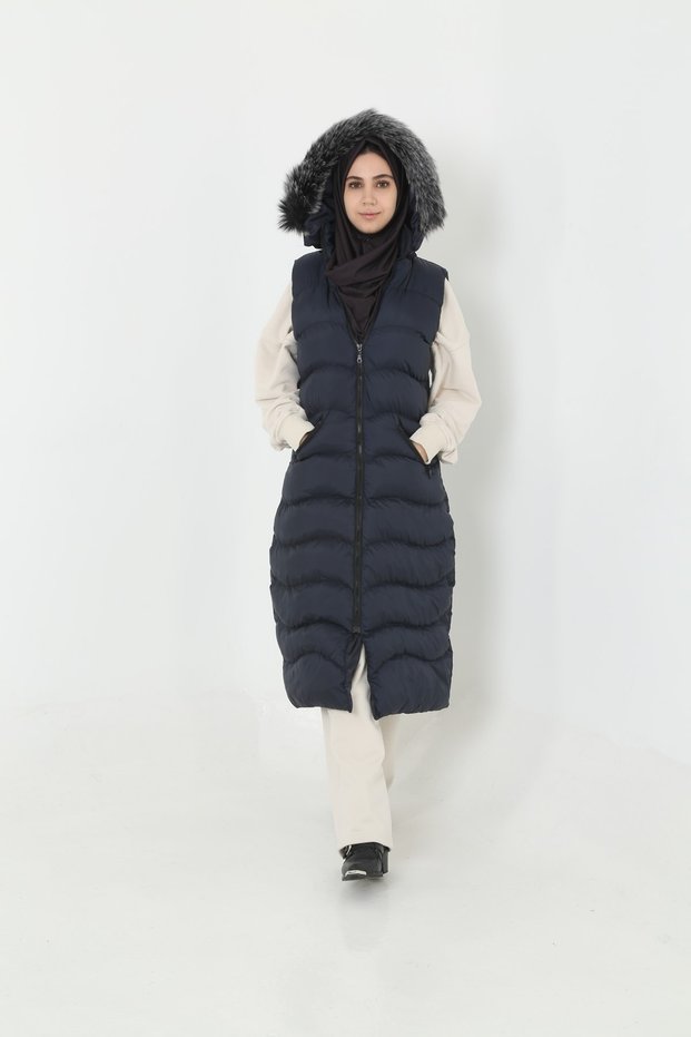Women's Hooded Zipper Detailed Hijab Long Puffer Vest