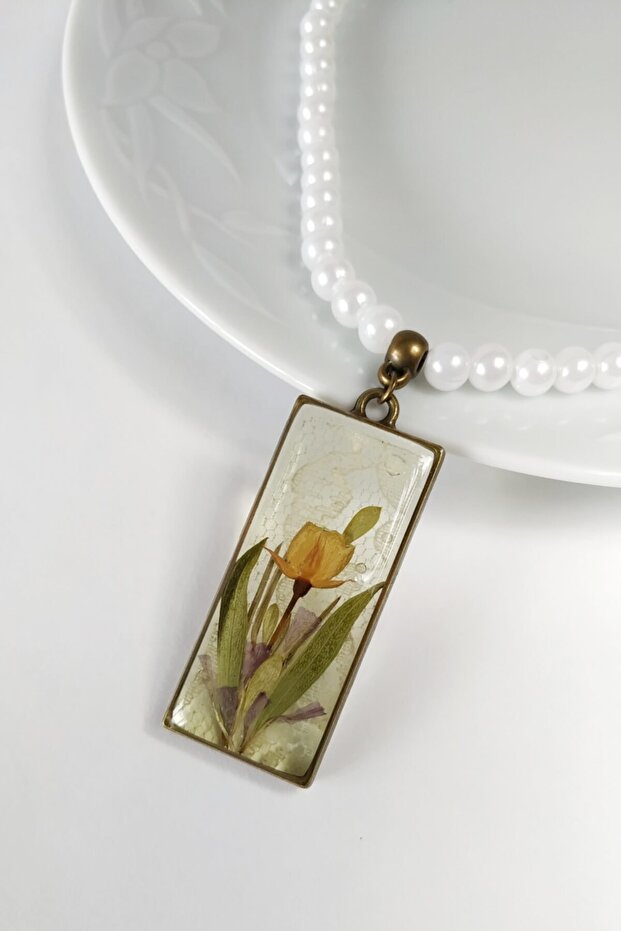Special Design Handmade Real Floral Epoxy Necklace Natural For Brides