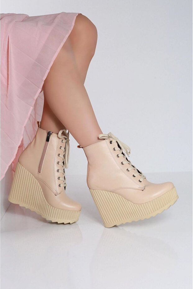 Women's Zipped Cream Platform Women's Boots