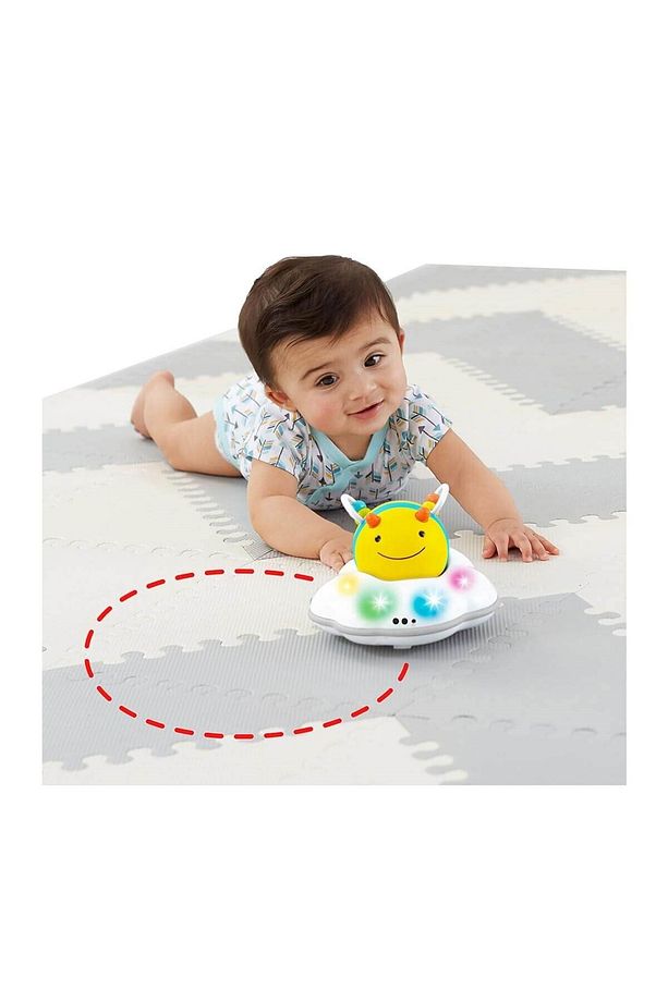 E&m Follow-bee Crawl Toy - 3