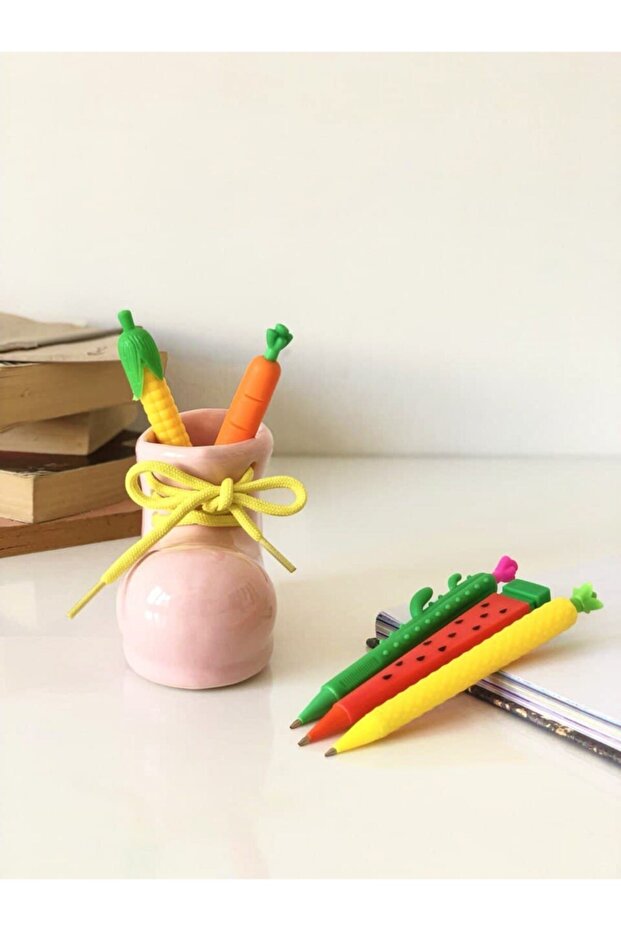 Decorative Ceramic Shoe Pen Holder and Pen Set with 5 Tips