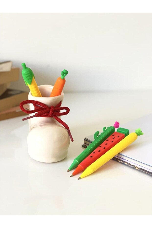 Decorative Ceramic Shoe Pen Holder and Pen Set with 5 Tips