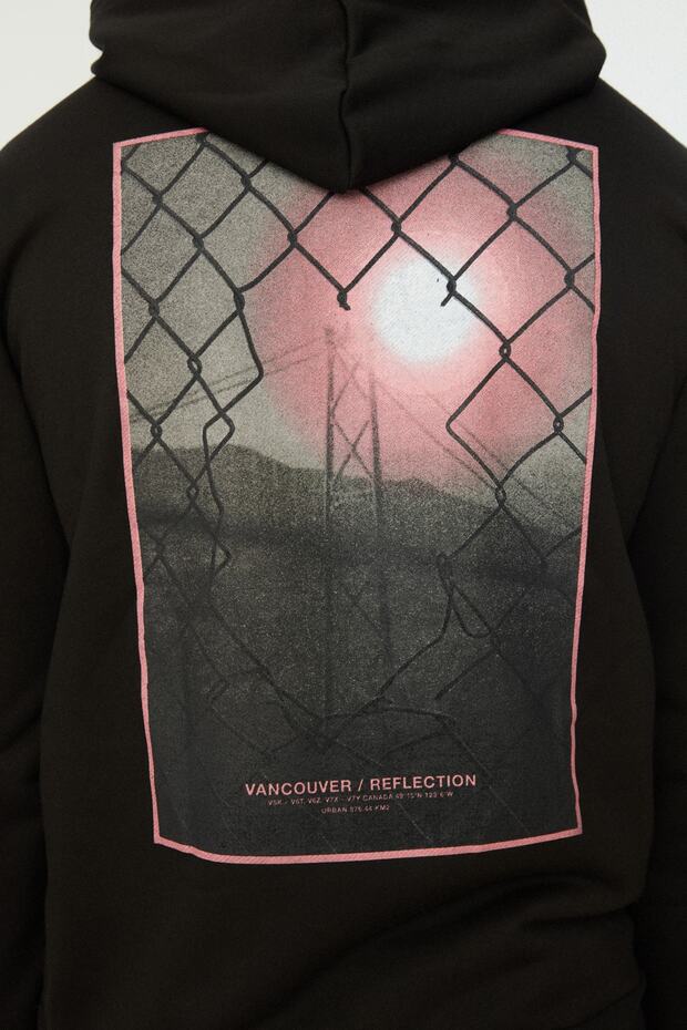 Siyah Regular/Normal Kesim Kapüşonlu Sırt Baskılı Sweatshirt TMNAW21SW0514 - 5